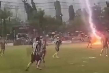 Futbol turnirində ildırım faciəsi: 1 ölü, 9 yaralı var &ndash; ANBAAN VİDEO