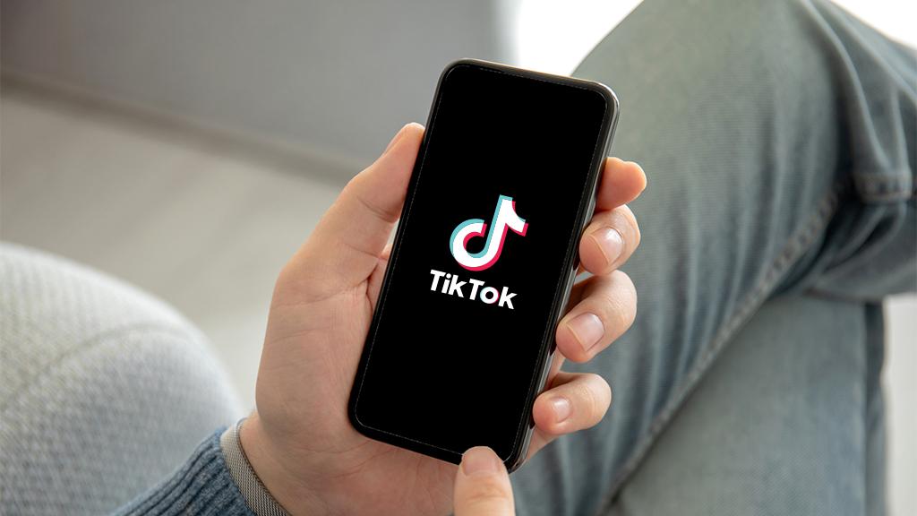 Canlı yayımda söyüş söyən daha bir tiktoker HƏBS EDİLDİ Canlı yayımda söyüş söyən daha bir tiktoker HƏBS EDİLDİ