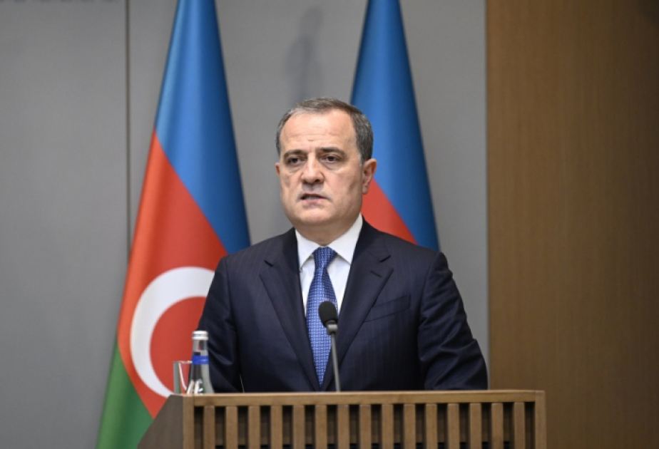 Ceyhun Bayramov Kiyevdədir – Onu həmkarı qarşıladı Ceyhun Bayramov Kiyevdədir – Onu həmkarı qarşıladı