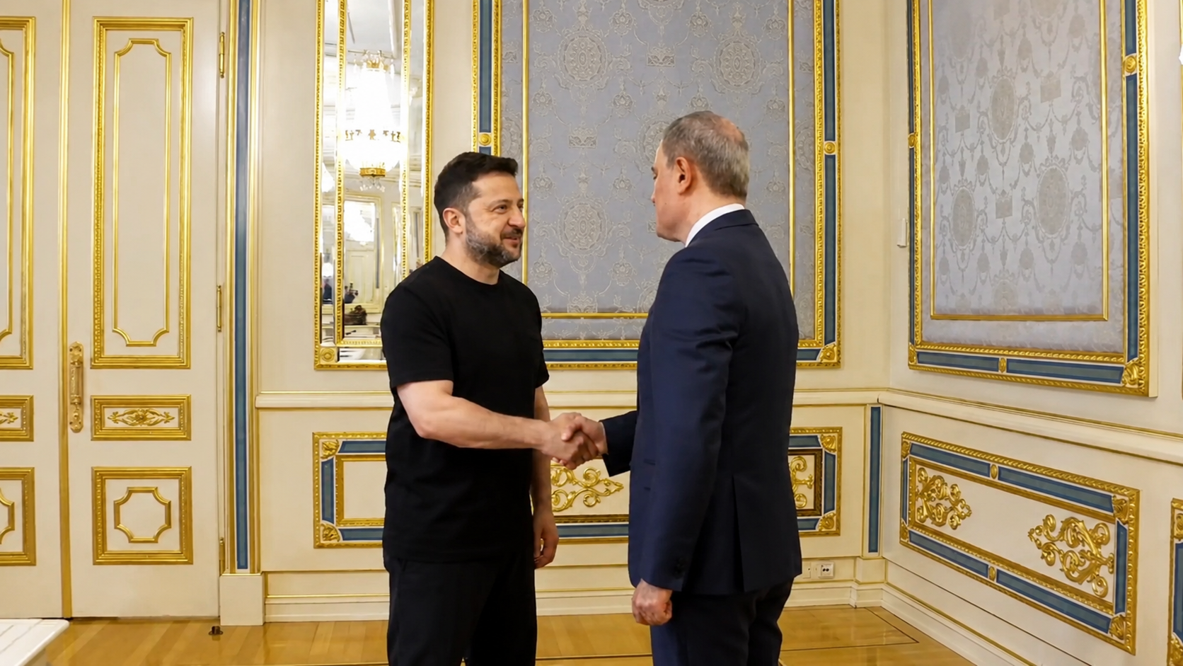 Volodimir Zelenski Ceyhun Bayramovla görüşdü – VİDEO Volodimir Zelenski Ceyhun Bayramovla görüşdü – VİDEO