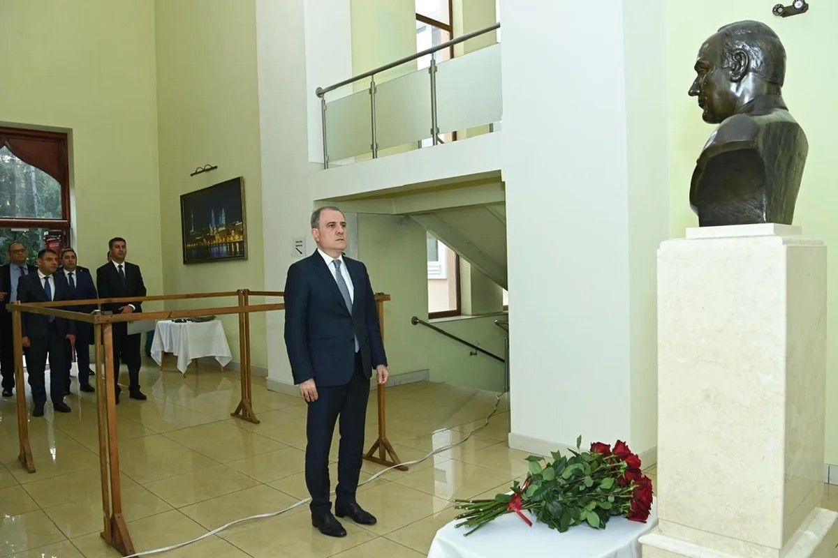 Ceyhun Bayramov Azərbaycanın Kiyevdəki səfirliyində - FOTOLAR