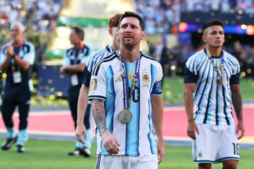 Messi atasının vida mərasimi üçün doğma şəhəri Rosariyoya getdi