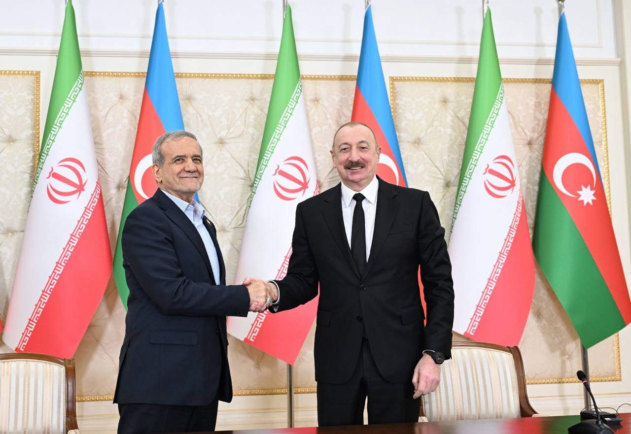 İlham Əliyev Pezeşkiana təşəkkür etdi – FOTO İlham Əliyev Pezeşkiana təşəkkür etdi – FOTO