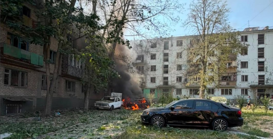 Rusiya Zaporojyeni BOMBALADI &ndash; Yaralılar var &ndash; VİDEO