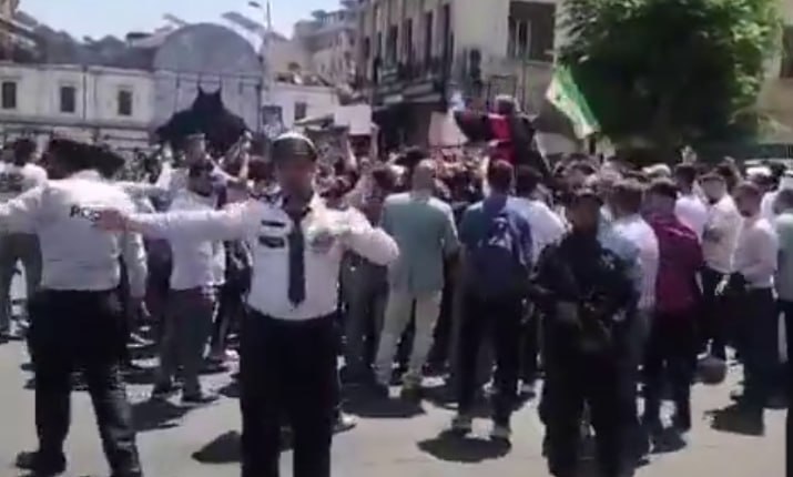 Bəşər Əsəd barəsində ölüm hökmü Suriyada bayrama çevrildi – VİDEO Bəşər Əsəd barəsində ölüm hökmü Suriyada bayrama çevrildi – VİDEO
