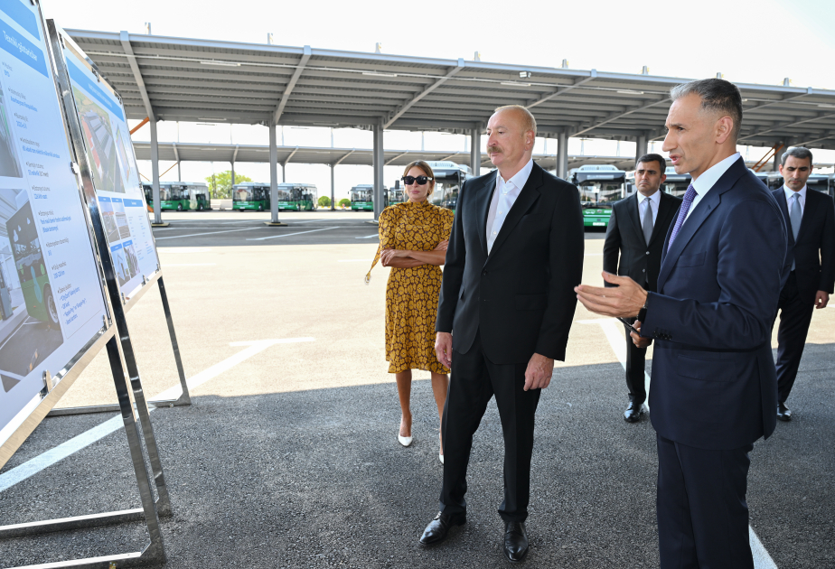 İlham Əliyev Naxçıvanda dəmir yolu infrastrukturunda aparılan yenidənqurma işləri ilə tanış oldu - FOTO-VİDEO