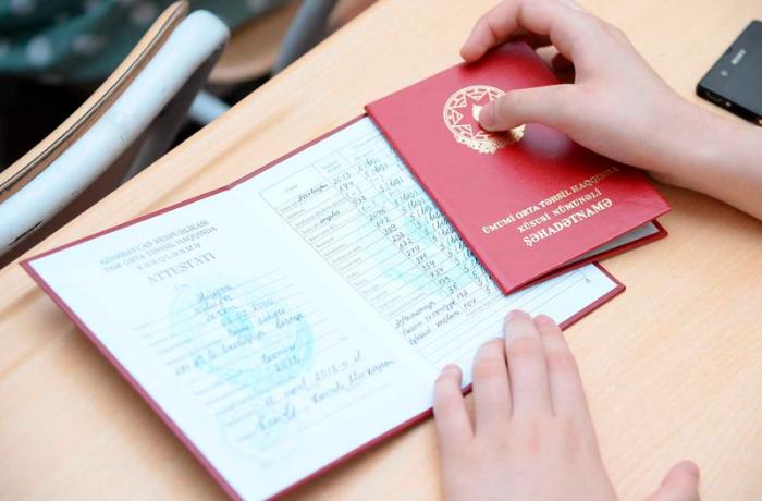 Bakıda məktəbi fərqlənmə attestatı ilə bitirən şagirdlərin SAYI AÇIQLANDI