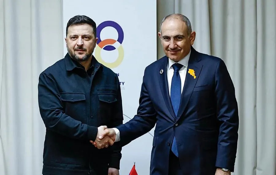 Zelenski Paşinyanla telefon danışığı HAQDA: Razılığa gəldik