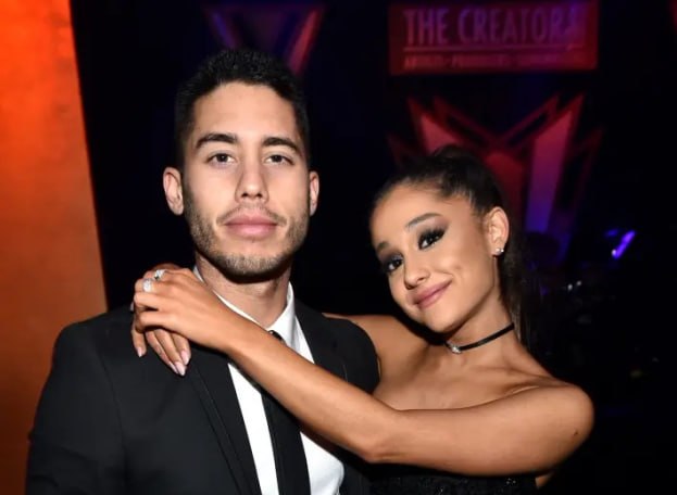 Ariana Qrande keçmiş sevgilisi ilə yenidən BİR ARADA Ariana Qrande keçmiş sevgilisi ilə yenidən BİR ARADA