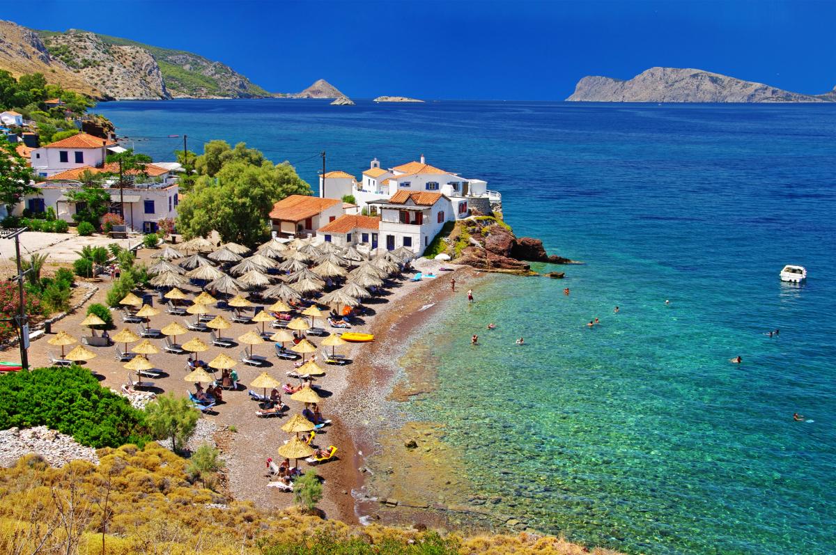 Xorvatiyada turistlər çimərlikləri belə &ldquo;ələ keçirirlər&rdquo;