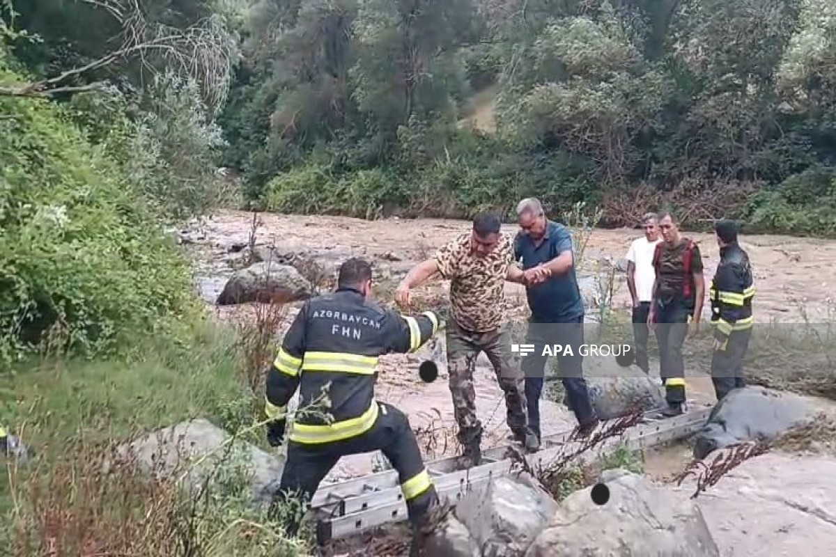 Tovuzda çayda köməksiz qalan 2 nəfər xilas edildi - FOTO