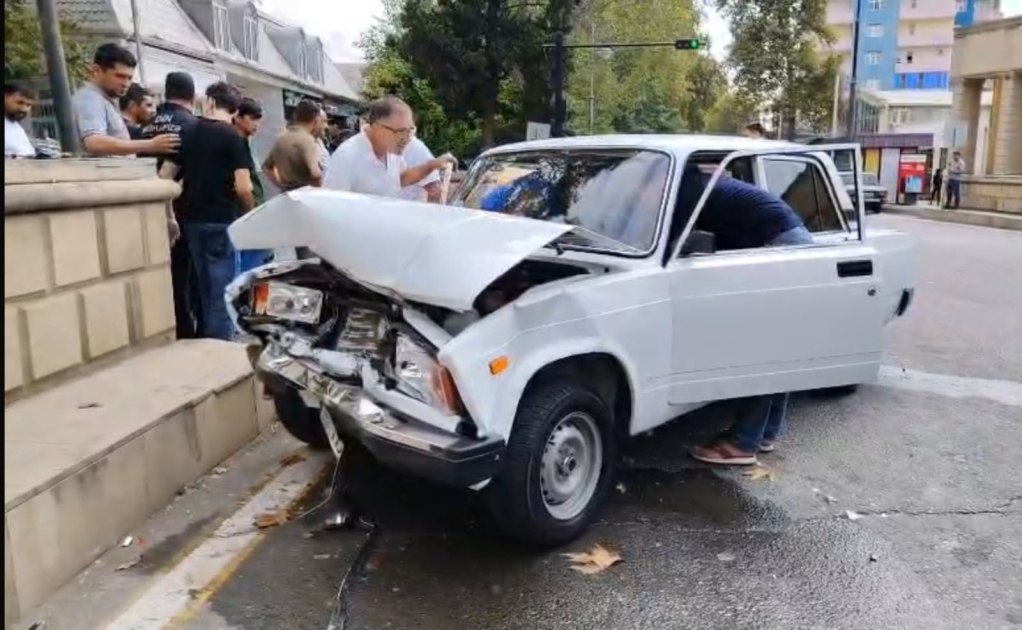 Göyçayda zəncirvari qəza &ndash; yaralılar var - FOTO