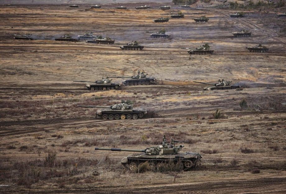 Belarus Ukrayna ilə sərhədə yeni hərbi qüvvələr toplayır Belarus Ukrayna ilə sərhədə yeni hərbi qüvvələr toplayır
