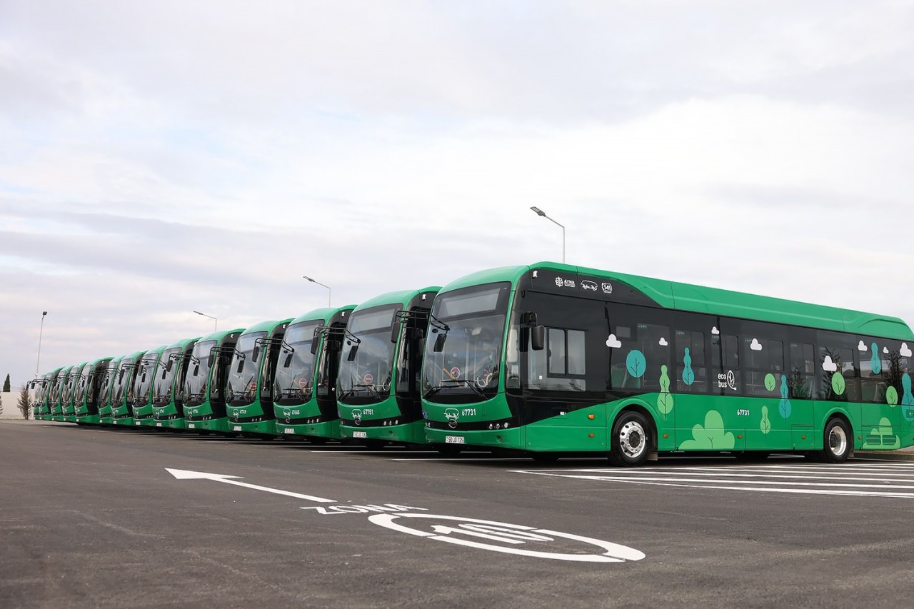 Ekspres avtobuslar harada dayanır? -MƏKANLAR