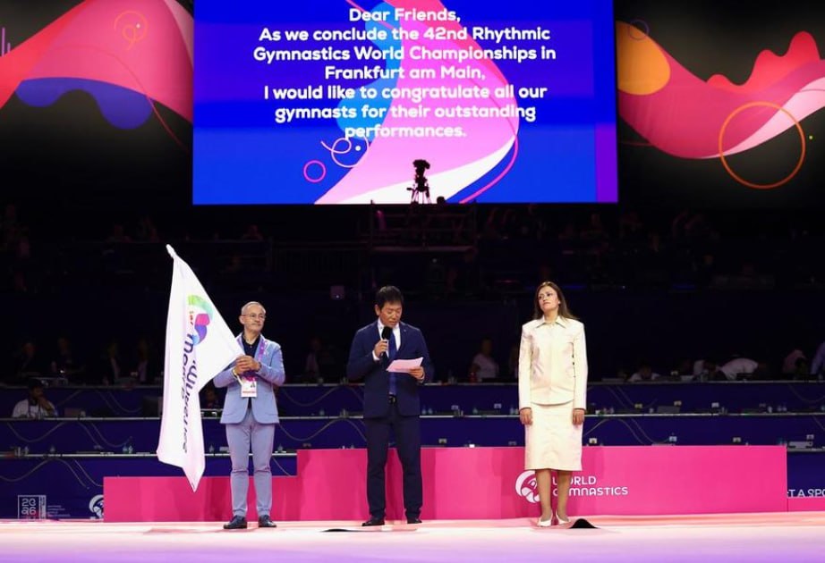 Bədii gimnastika üzrə dünya çempionatının bayrağı Azərbaycana təqdim olundu - FOTO