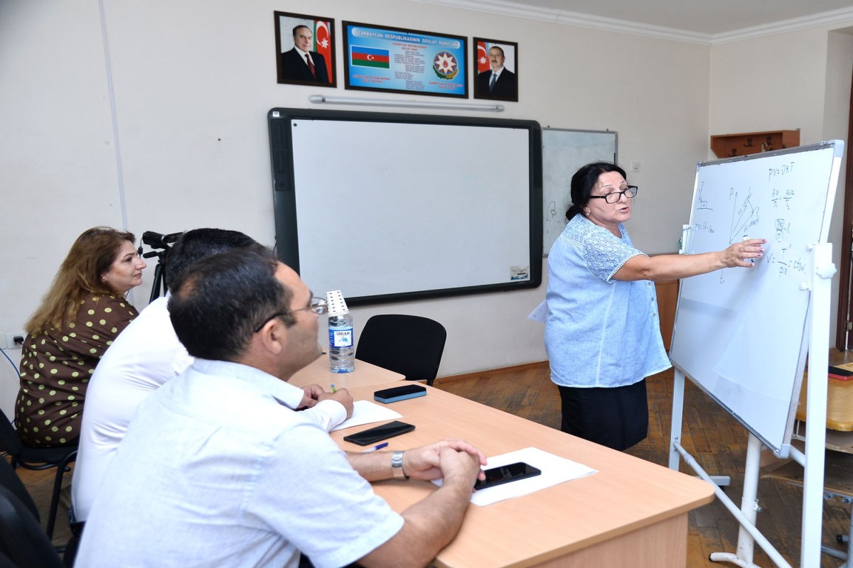 Yeni təmayül tədris modeli məktəblərdə işləmək istəyən müəllimlərin NƏZƏRİNƏ - FOTO Yeni təmayül tədris modeli məktəblərdə işləmək istəyən müəllimlərin NƏZƏRİNƏ - FOTO