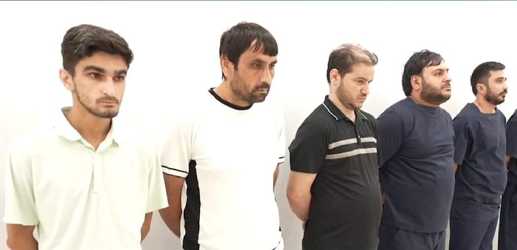 Dövlət qulluqçularının adından dələduzluq edən şəxslər TUTULDU - VİDEO Dövlət qulluqçularının adından dələduzluq edən şəxslər TUTULDU - VİDEO