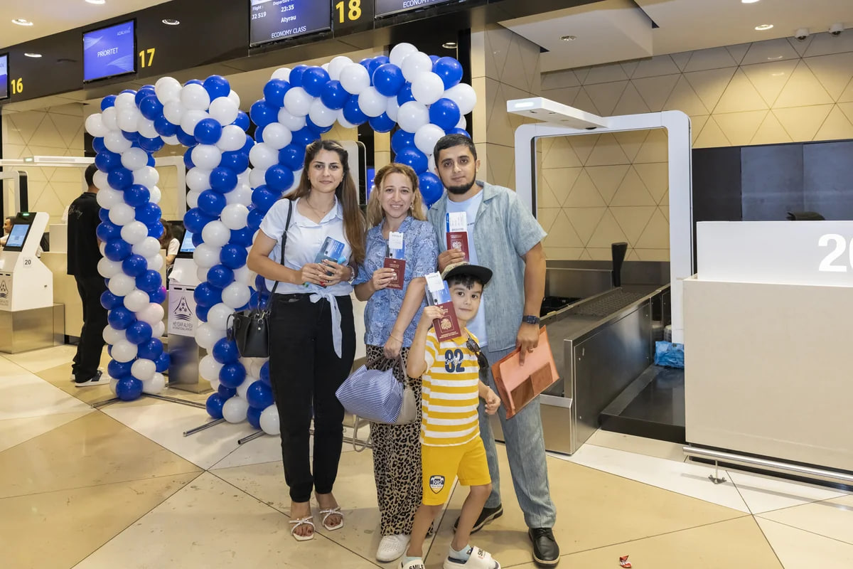 AZAL Atırauya ilk reysini həyata keçirdi – FOTO AZAL Atırauya ilk reysini həyata keçirdi – FOTO