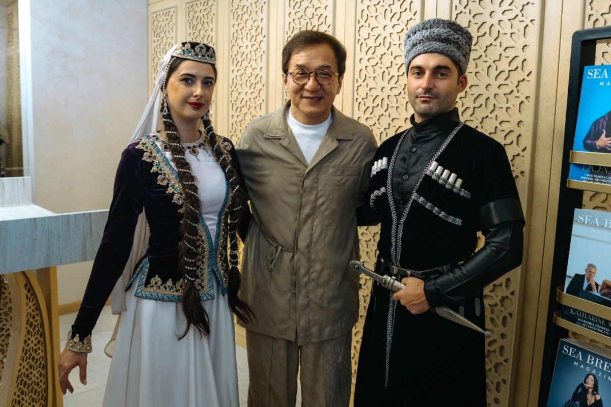 Ceki Çanın rol aldığı filmin Azərbaycandakı çəkilişləri başa çatdı &ndash; FOTO