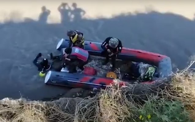 Özünü qayıqdan atmağa məcbur oldu, öldü