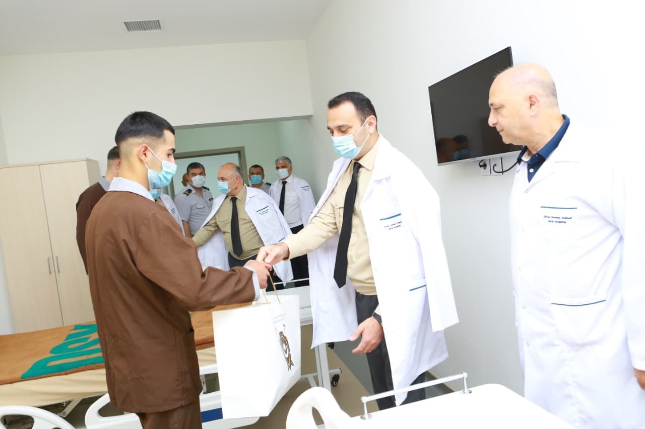 Hərbi Prokurorluğun rəhbər vəzifəli şəxsləri DSX-nin hospitalını və hərbi hissələrini ziyarət etdi &ndash; FOTO