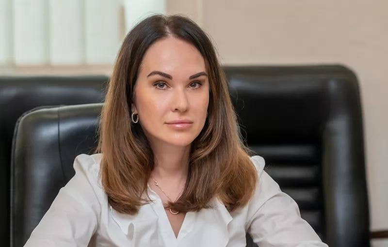 Zelenski evində axtarış aparılan İrina Mudranı vəzifəsindən AZAD ETDİ