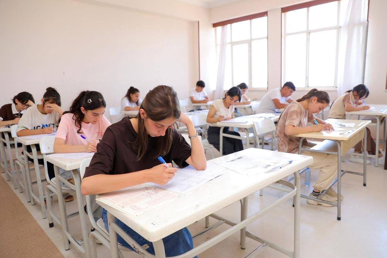 Universitetə qəbulda gərginlik: Plan yerləri niyə azdır? - VİDEO