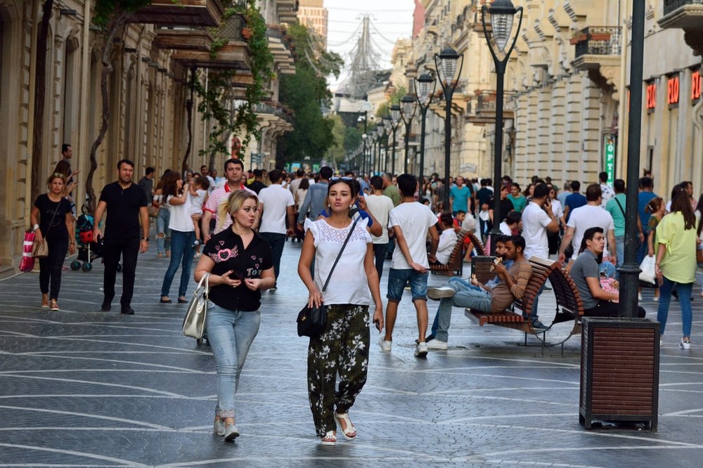 Bakının artan əhalisi şəhər infrastrukturuna necə TƏSİR edir?