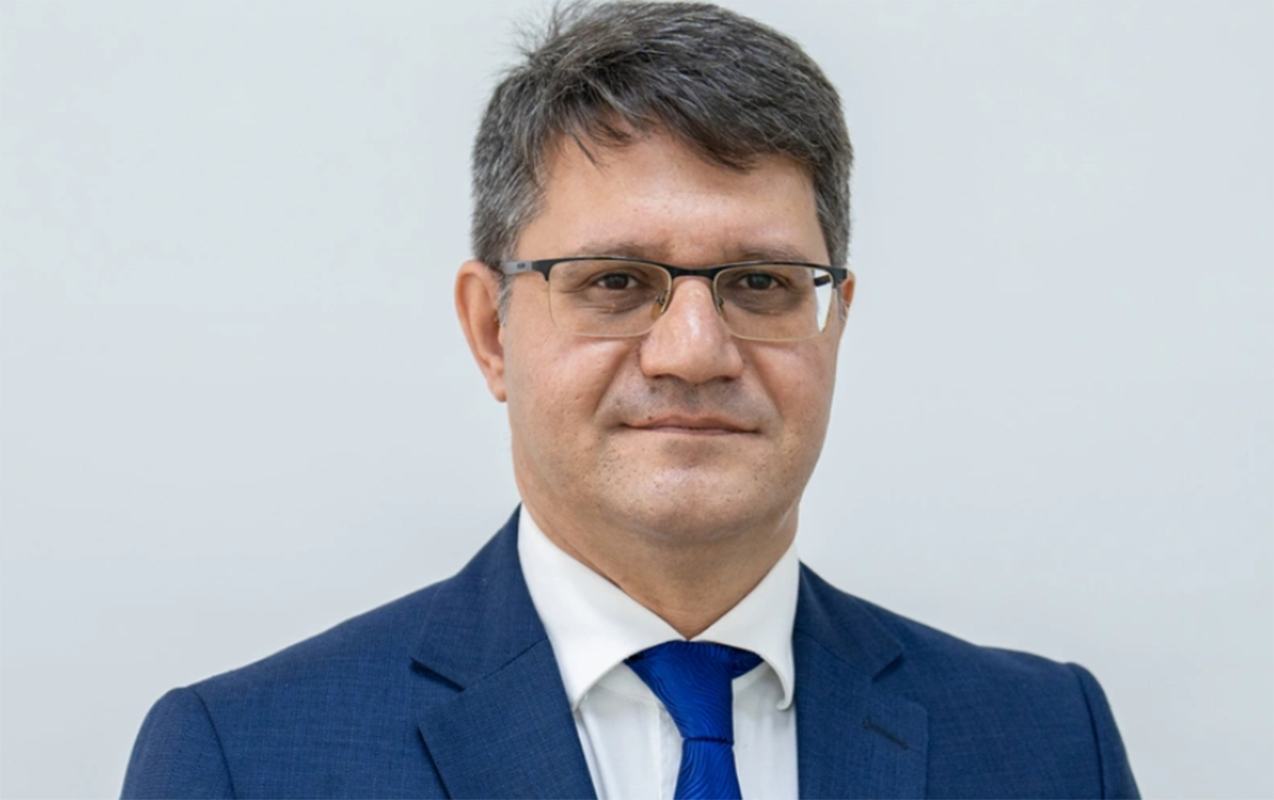 Nazir müşavirini İŞDƏN ÇIXARDI
