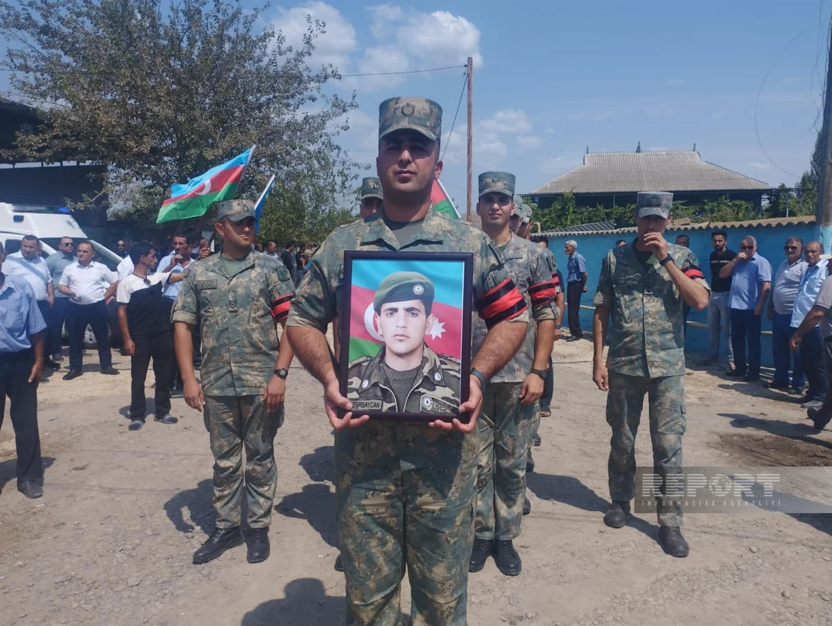 34 il sonra nəşi tapılan şəhidlə vida mərasimi keçirildi &ndash; FOTO