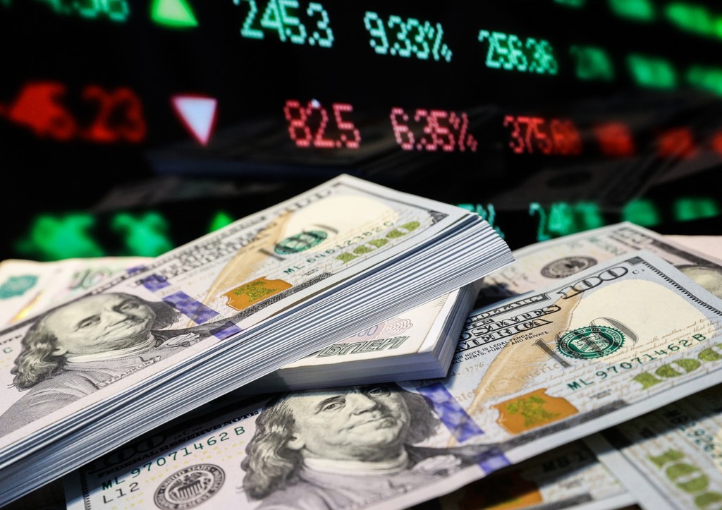 İranda dollar rekord həddə yaxınlaşdı