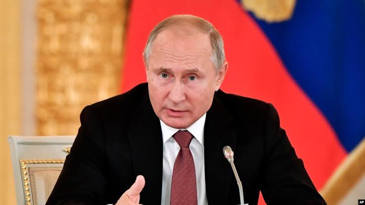 Putin Ukraynaya kimlərin kömək etdiyini AÇIQLADI Putin Ukraynaya kimlərin kömək etdiyini AÇIQLADI
