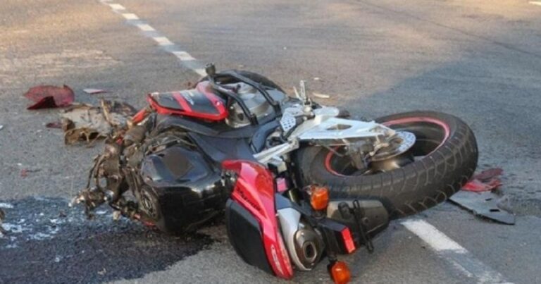 Sabirabadda avtomobil motosikletlə toqquşdu – Ölən var Sabirabadda avtomobil motosikletlə toqquşdu – Ölən var