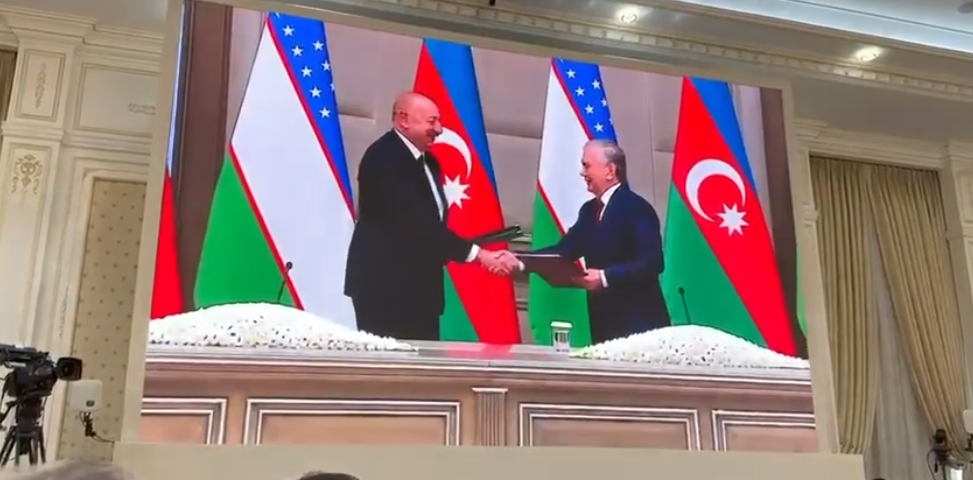 Azərbaycan-Özbəkistan əlaqələrinə dair VİDEOÇARX nümayiş olunub - VİDEO Azərbaycan-Özbəkistan əlaqələrinə dair VİDEOÇARX nümayiş olunub - VİDEO