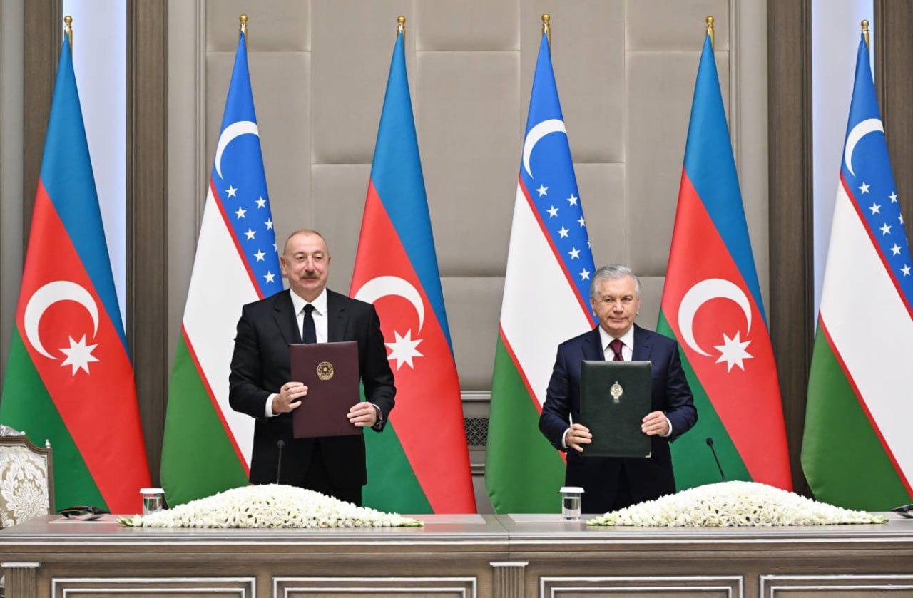 Azərbaycanla Özbəkistan arasında əbədi dostluq haqqında Müqavilə imzalandı &ndash; FOTO