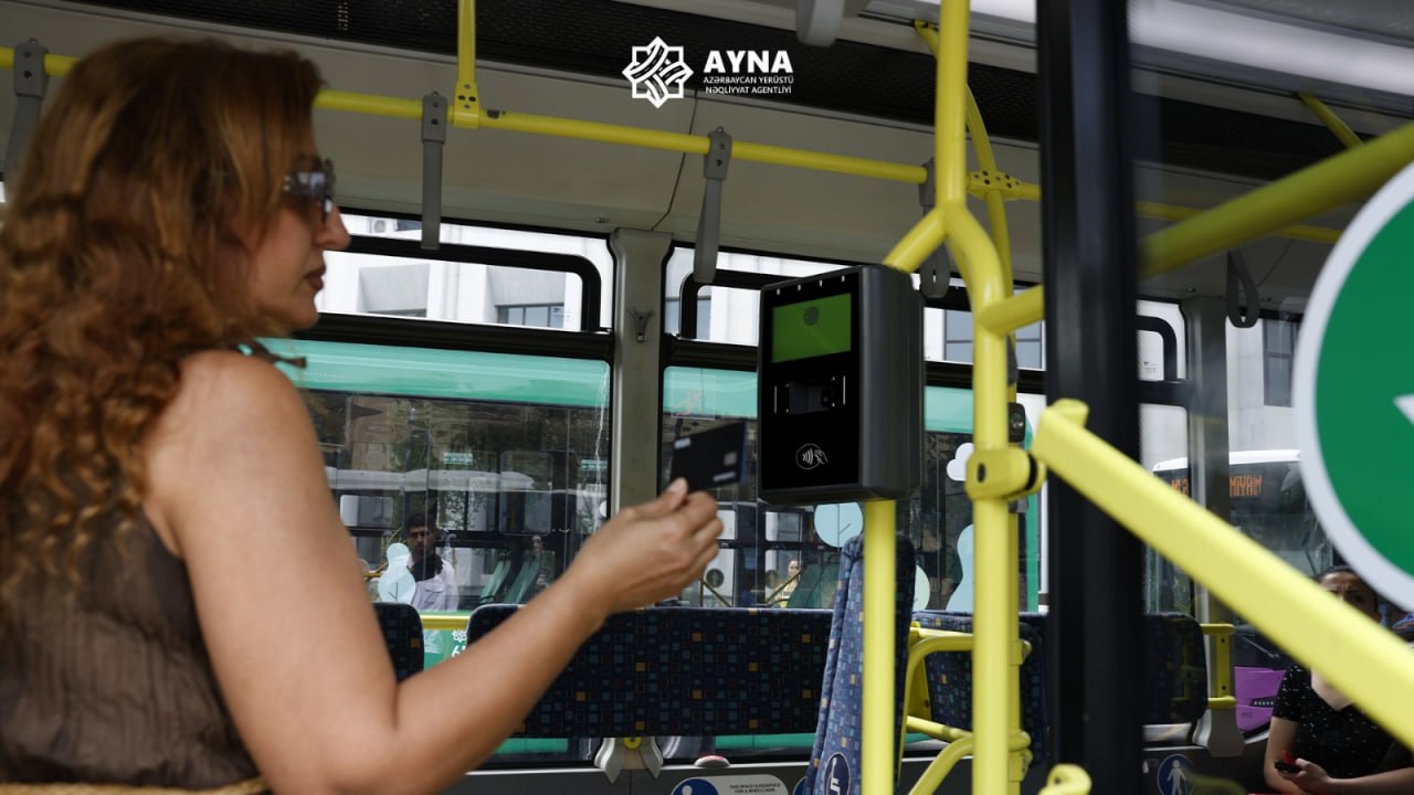 M1 nömrəli ekspres avtobuslara ikinci validator quraşdırılır - FOTO M1 nömrəli ekspres avtobuslara ikinci validator quraşdırılır - FOTO