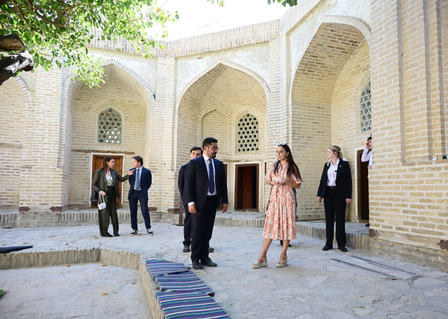 Leyla Əliyeva Buxara Biennalesində - FOTO/VİDEO