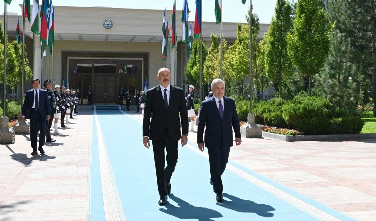 Prezident İlham Əliyevin Özbəkistana səfərindən VİDEOÇARX Prezident İlham Əliyevin Özbəkistana səfərindən VİDEOÇARX