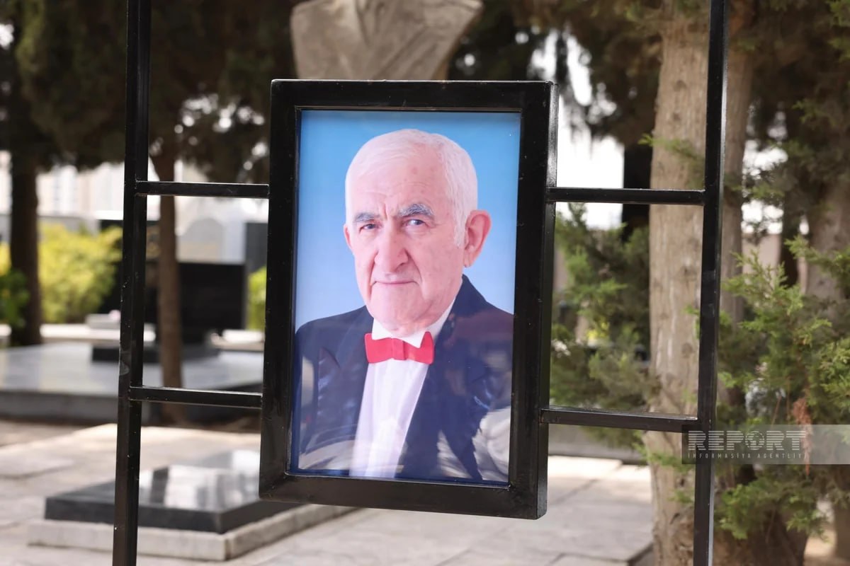 Tofiq Bakıxanov son mənzilə yola salındı &ndash; FOTO