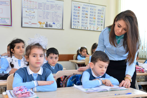 Azərbaycanda qadın müəllimlərin xüsusi çəkisi artıb