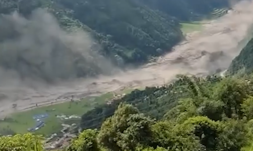 Çin və Nepal arasındakı sərhəd-keçid məntəqəsində torpaq sürüşməsi – VİDEO Çin və Nepal arasındakı sərhəd-keçid məntəqəsində torpaq sürüşməsi – VİDEO