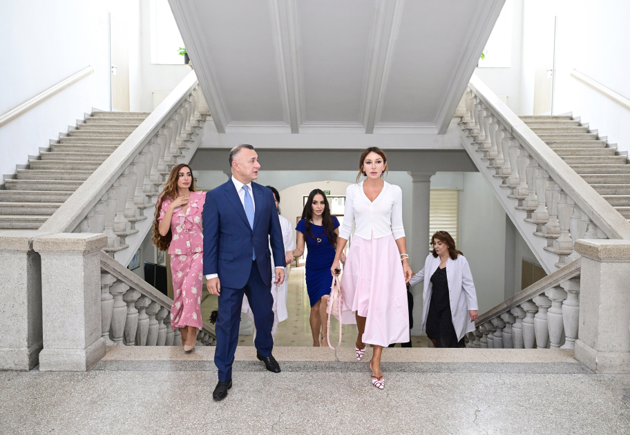 Mehriban Əliyeva Elmi-Tədqiqat Pediatriya İnstitutunu ziyarət etdi &ndash; FOTO