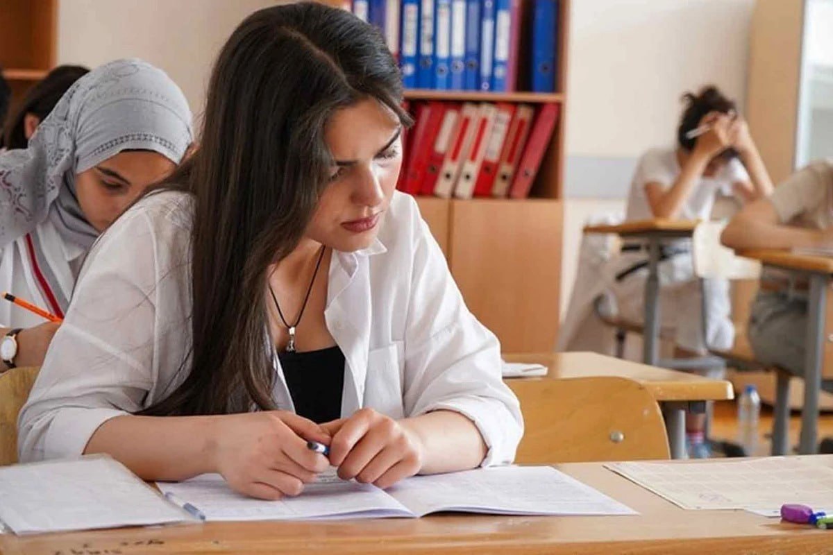 Qəbul olduğu ixtisasdan imtina edən abituriyentlərin yerləri niyə boş qalmalıdır? &ndash; Yeni TƏKLİF