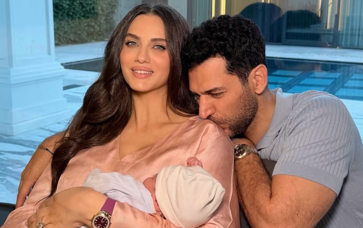 Yeni doğulan oğulları ilə kamera qarşısına keçdilər – FOTO Yeni doğulan oğulları ilə kamera qarşısına keçdilər – FOTO