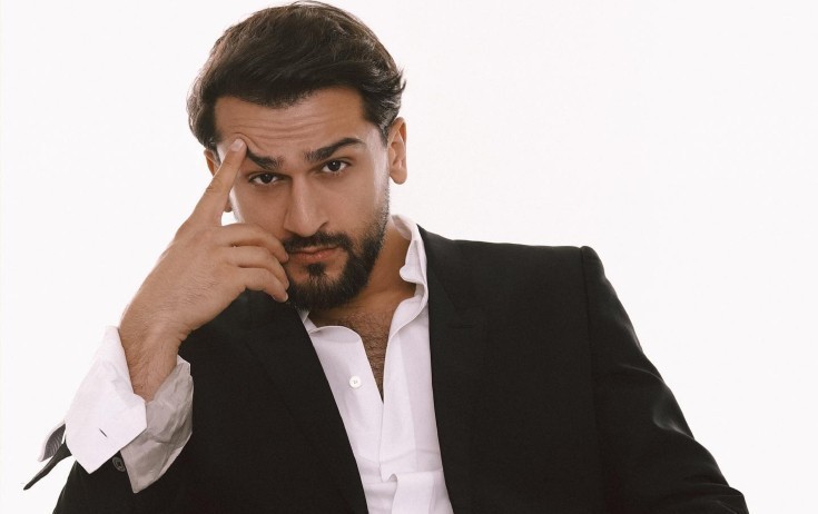Coni məşhur olmadan əvvəl nə edirdi? Coni məşhur olmadan əvvəl nə edirdi?