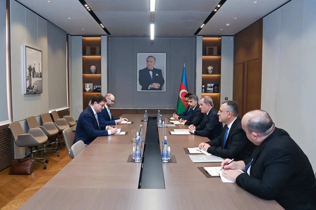Avstriyanın yeni səfiri etimadnaməsinin surətini Ceyhun Bayramova təqdim etdi &ndash; FOTO