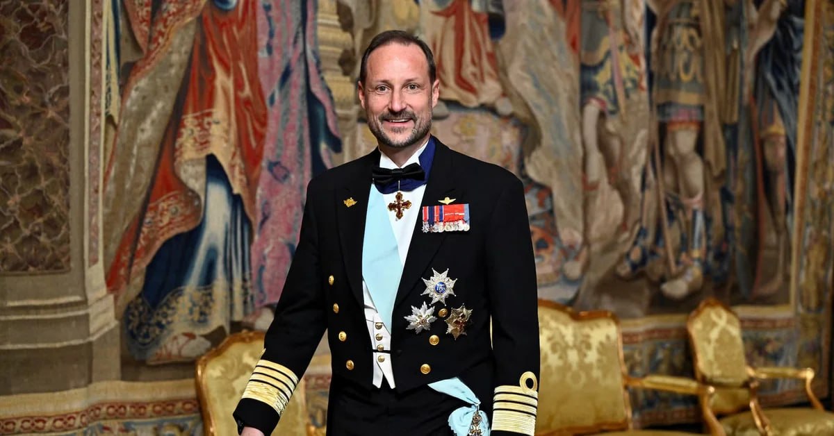 Vəliəhd şahzadə Hokon Norveçin yeni kralı oldu