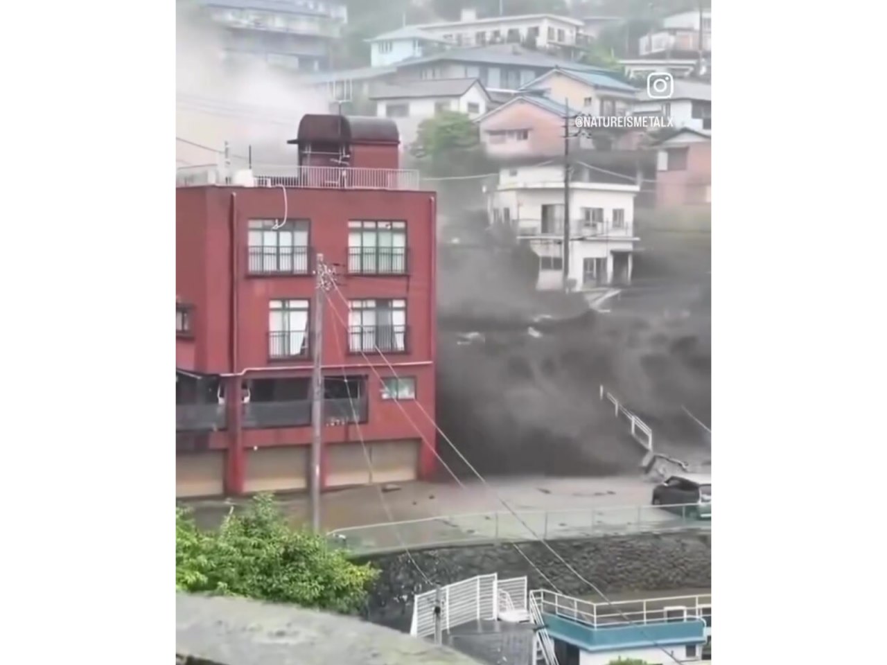 Nepalın yarısı yuyulub: Qiyamət kimi fəlakətin görüntüləri - VİDEO