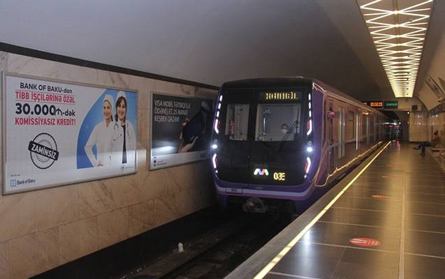 Bakı metrosunda HADİSƏ: Qadın qatar yoluna düşdü