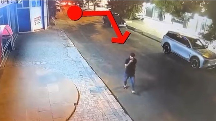 Bakıda QULDURLUQ: Kişini döyüb taladı &ndash; ANBAAN VİDEO
